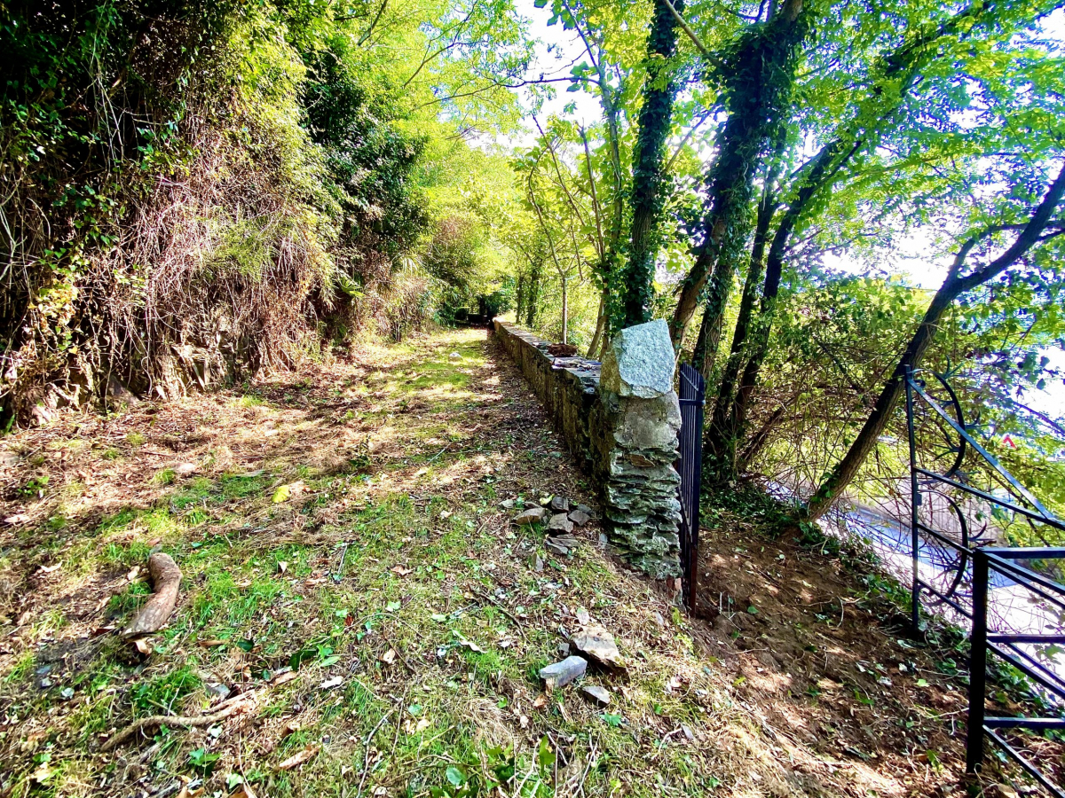 garden accros cave 4000×3000