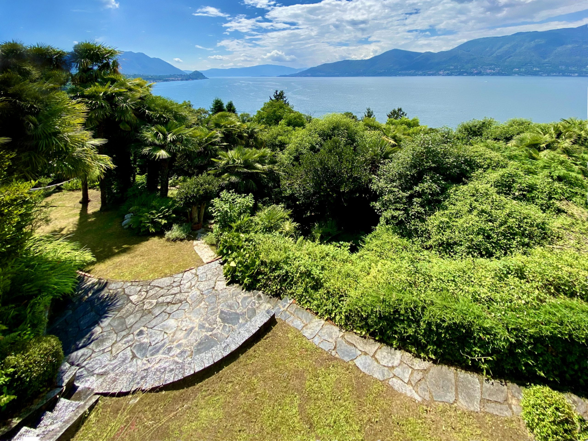 garden view from balcony terrace 4000×3000