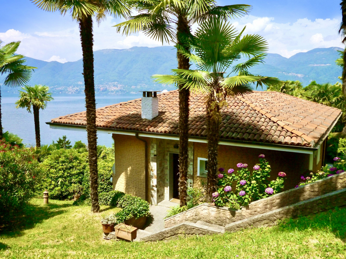 house from street close 4000×3000