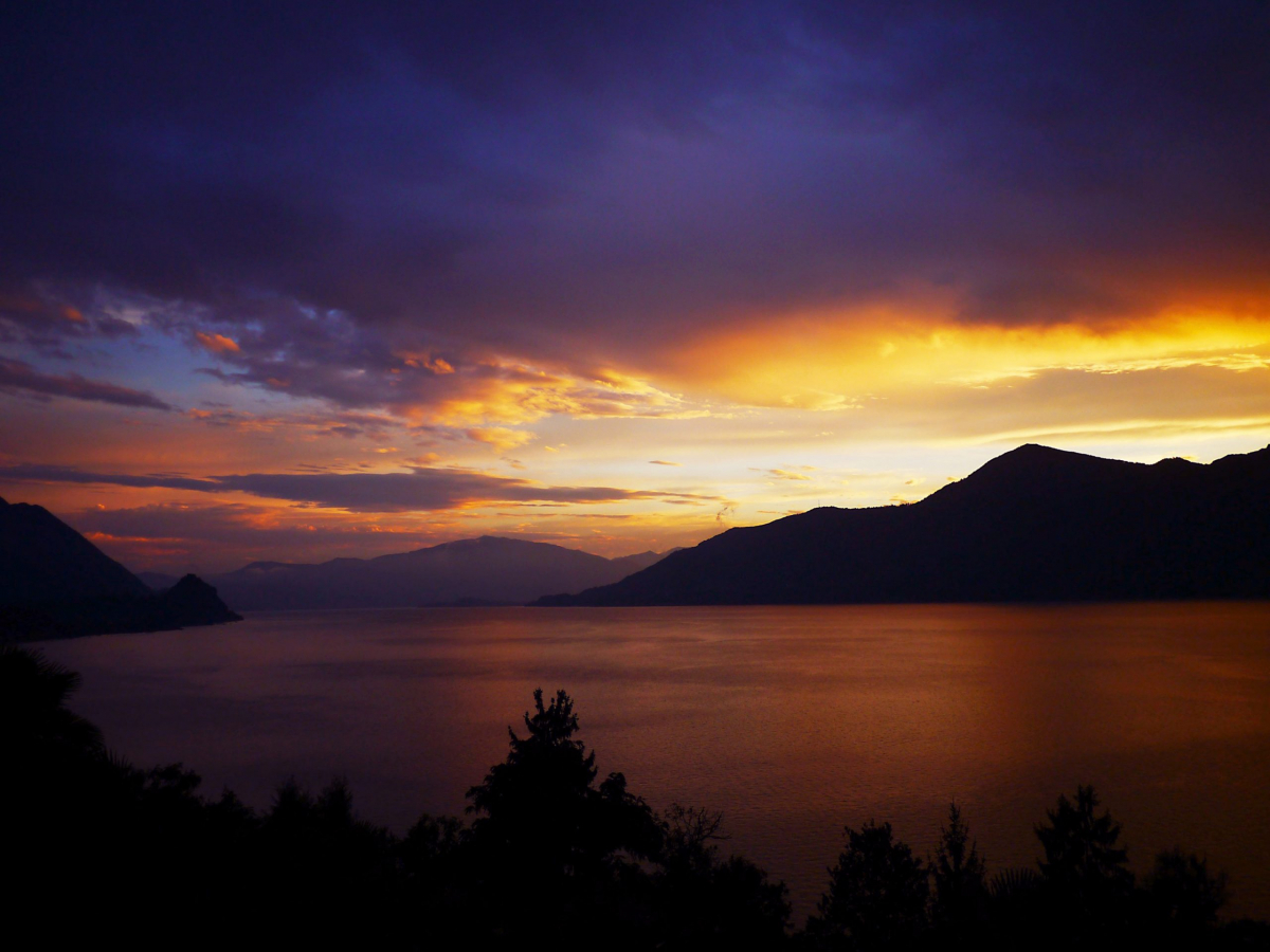 view dramatic after sunset 4000×3000